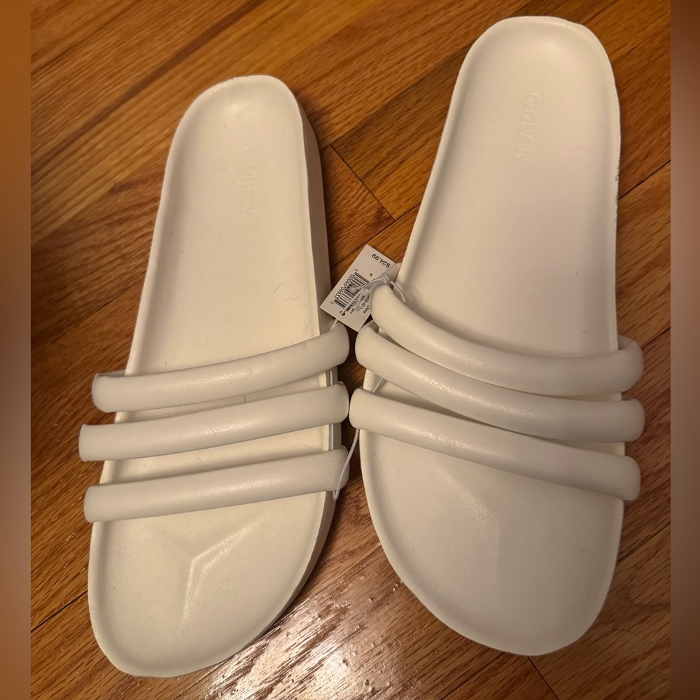 Old Navy Puffy White 3 Strap Slides Size 9